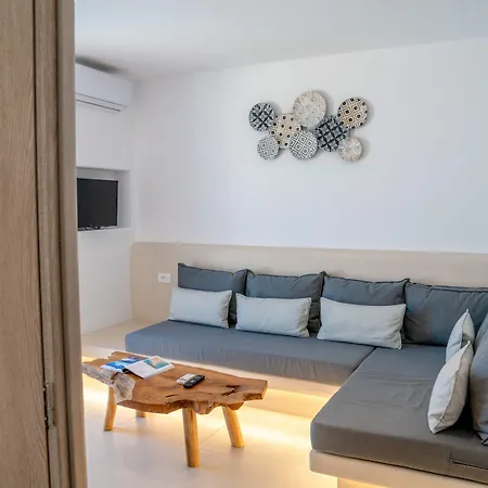 Oyster Luxury Hotel Imerovigli (Santorini)
