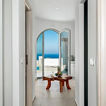 Oyster Luxury Imerovigli (Santorini)