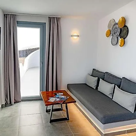 Oyster Luxury 5* Imerovigli (Santorini)