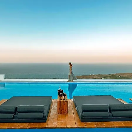 Oyster Luxury Hotel Imerovigli (Santorini)