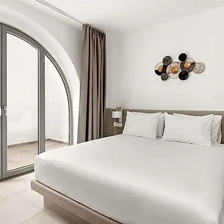 Oyster Luxury Hotel Imerovigli (Santorini)