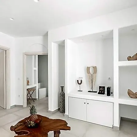 Oyster Luxury 5* Imerovigli (Santorini)