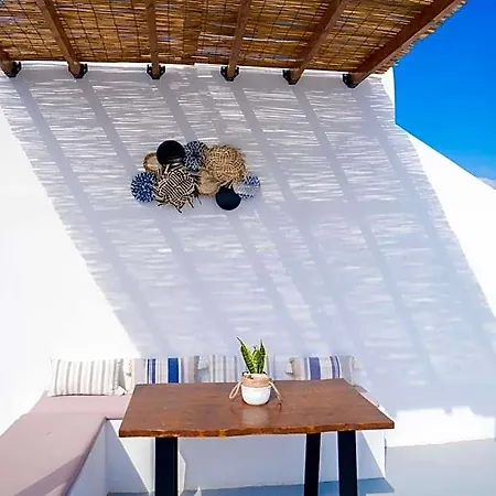 Oyster Luxury 5* Imerovigli (Santorini)
