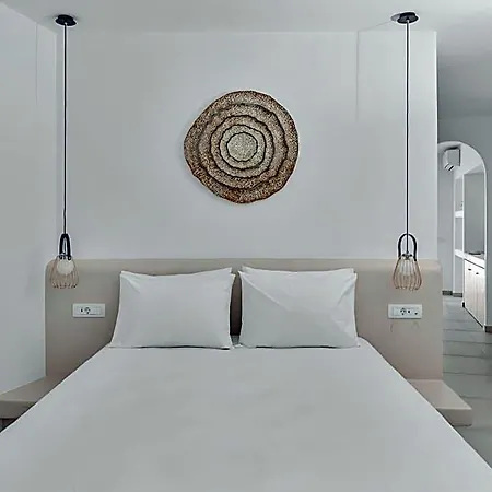 Oyster Luxury 5* Imerovigli (Santorini)