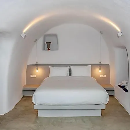 Oyster Luxury Hotel Imerovigli (Santorini)