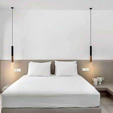 Oyster Luxury 5* Imerovigli (Santorini)