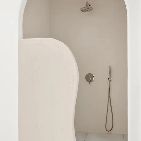 Oyster Luxury 5* Imerovigli (Santorini)