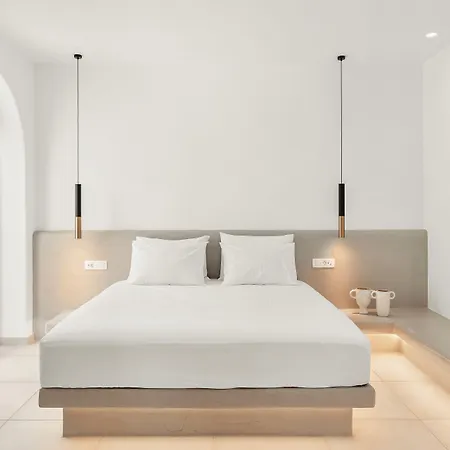 Oyster Luxury 5* Imerovigli (Santorini)