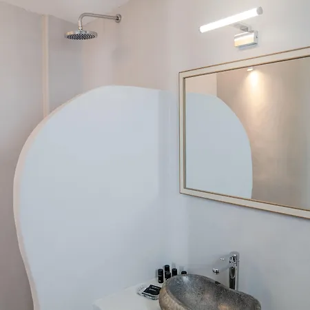 Oyster Luxury Imerovigli (Santorini)