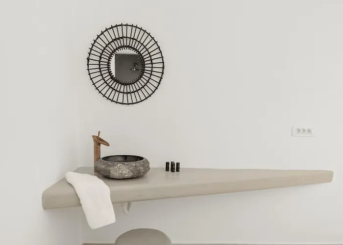 Oyster Luxury 5* Imerovigli (Santorini)