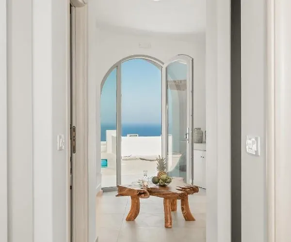 Oyster Luxury Imerovigli (Santorini)