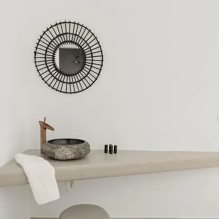 Oyster Luxury 5* Imerovigli (Santorini)