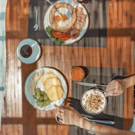 Oyster Luxury Ημεροβίγλι